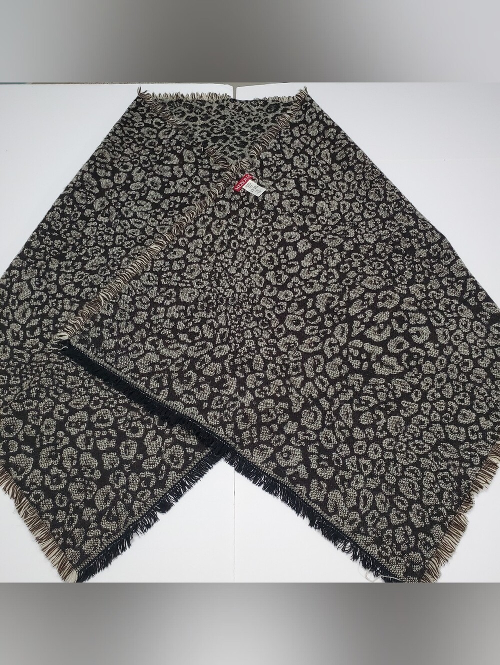 Merona Women's Adult Shawl Gray Leopard Print Knit Pattern 68x24" Acrylic
